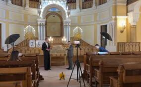 Школьники из Ленобласти посетили синагогу в Петербурге