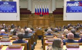 Владимир Путин провел рабочий день в Петербурге