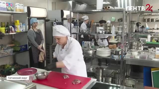 За звание лучшего повара Ленобласти в конкурсе «Лучший по профессии» сражаются 11 участников из шести районов региона