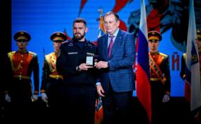 Александр Дрозденко поздравил огнеборцев с профессиональным праздником