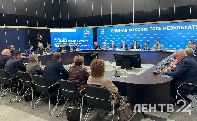 Александр Жарков рассказал о повышении доступности медицины в Ленобласти на форуме «Есть результат!»