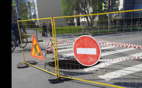 На Молодежном бульваре в Киришах провалился асфальт
