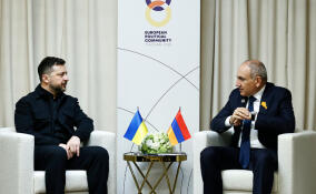 «Кол» троечнику: Медведев уровнял Пашиняна с Зеленским