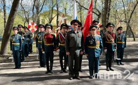 Военный оркестр выступил под окнами жителя блокадного Ленинграда