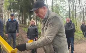 Александр Дрозденко принял участие в субботнике на территория храма Преподобного Сергия Радонежского в Сертолово