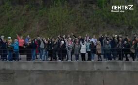 Жители Ивангорода и Нарвы помахали друг другу на концерте в честь Дня Победы
