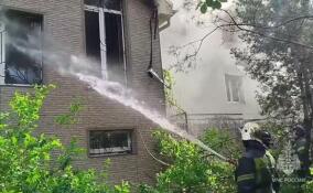 Во Всеволожском районе вспыхнул двухэтажный частный дом