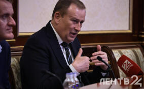 Александр Дрозденко поздравил выпускников Ленобласти с Последним звонком