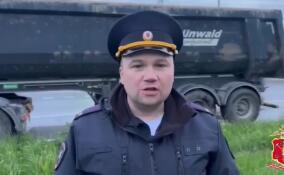 Водитель легковушки погиб в ДТП с большегрузом на Шафировском проспекте