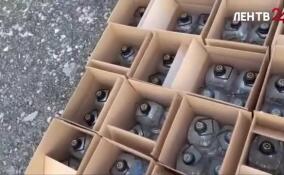 На стоянке для грузовиков в Шушарах нашли подпольный алкомаркет