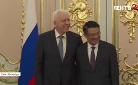 Генеральный прокурор России Александр Гуцан в рамках ПМЭФ-2026 встретился с коллегами из зарубежных стран