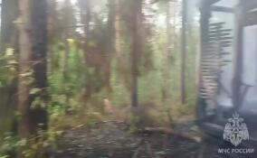 Во Всеволожске потушили вспыхнувшее заброшенное здание