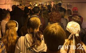На станции метро «Девяткино» образовался большой затор