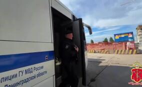 Полицейские проверили около ста мигрантов на стройке ЖК в Василеостровском районе Петербурга