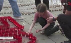 Свечи памяти и скорби зажгли в Ленинградской области