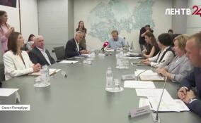 Александр Дрозденко встретился с лауреатами премии «Служение»