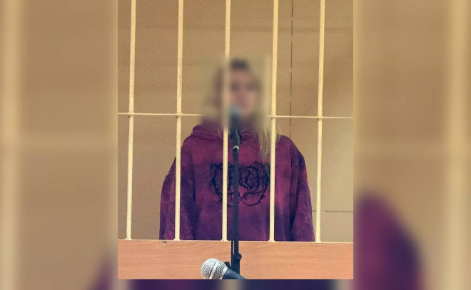 В Петербурге блогерша и её подруга получили два года колонии за надругательство над паспортом РФ
