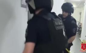 Жителя Бугров задержали за покушение на сбыт наркотиков и торговлю персональными данными