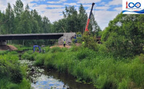 Реконструкция моста через реку Кумбито в Волховском районе выходит на завершающий этап