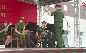 В День героических защитников Лужского рубежа в Луге прошли торжественные мероприятия