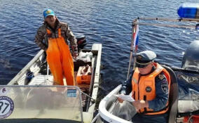 Женщина погибла и еще одна пропала во время прогулки на сапах в Финском заливе