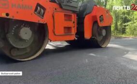 На 10-километровом участке трассы у поселка Вещево завершается укладка верхнего слоя асфальта