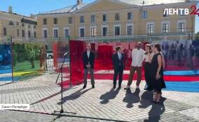 Возле Центрального выставочного зала «Манеж» преломилось пространство