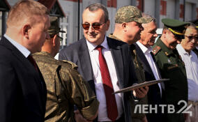 Военные получили от Ленобласти крупную партию машин и техники – фоторепортаж ЛенТВ24