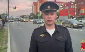 Летевшая на красный иномарка сбила двоих мальчиков на переходе в Петербурге