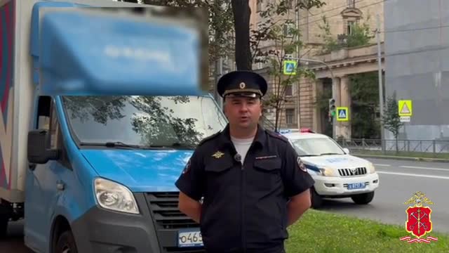 На тротуаре в Петербурге «Газель» сбила прохожую