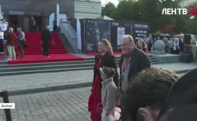 Фильм Антона Нефёдова «За нашим домом сад» взял гран-при кинофестиваля «Окно в Европу»