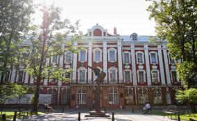Более 1,6 млн заявлений подали абитуриенты в вузы Петербурга