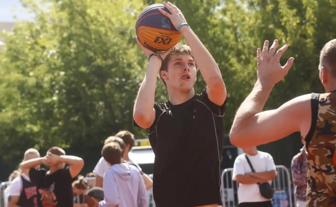 В Гатчине состоялся турнир по баскетболу 3×3 «Оранжевый мяч»