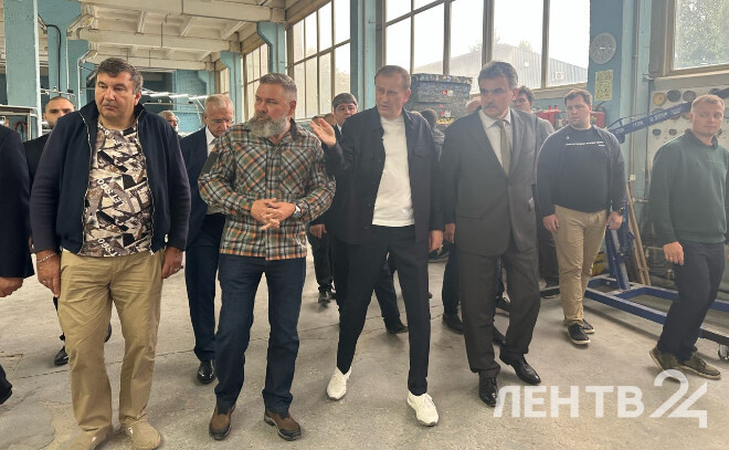 Александр Дрозденко побывал на производстве скоростных катеров в Ломоносовском районе