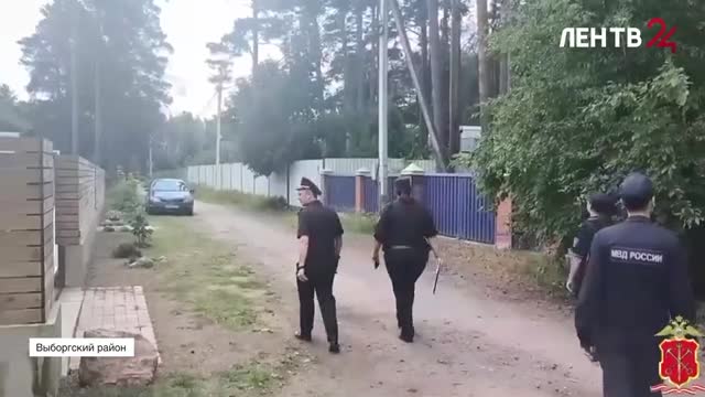 В частном секторе под Выборгом полицейские искали нарушителей-мигрантов