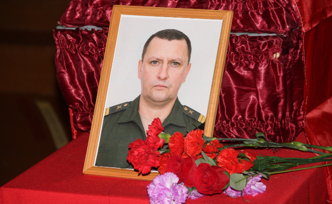 В Лодейном Поле простились с участником СВО Артемом Карповым