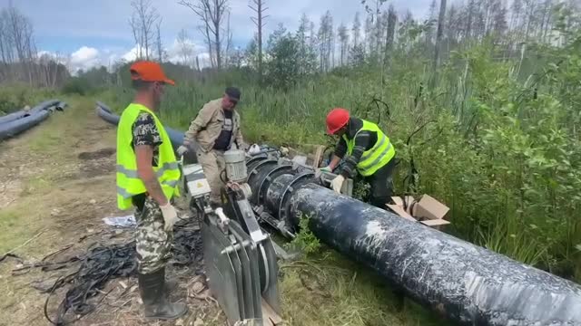В Сланцах модернизируют канализационный коллектор
