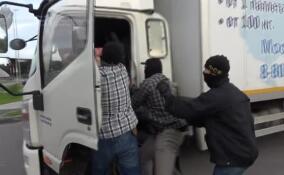 В Петербурге ФСБ задержала мужчину за публичные призывы к экстремизму