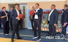 Александр Дрозденко посетил спортивный стрелковый клуб и школу в Новоселье