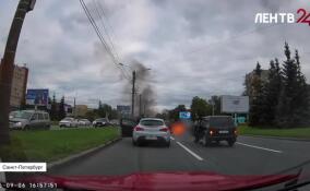 Момент возгорания мотоцикла после аварии на проспекте Науки попал на видео