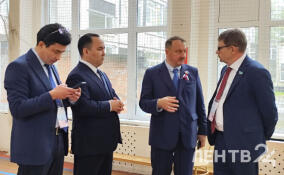 Международные наблюдатели из Казахстана посетили избирательные участки в Гатчине