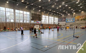 В Гатчине проходит первенство Ленобласти по бадминтону