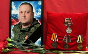 В Тихвинском районе простились с погибшим участником СВО Владимиром Митрофановым