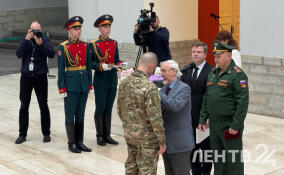 Пять орденов Мужества и Георгиевский крест вручили героям СВО из Ленобласти