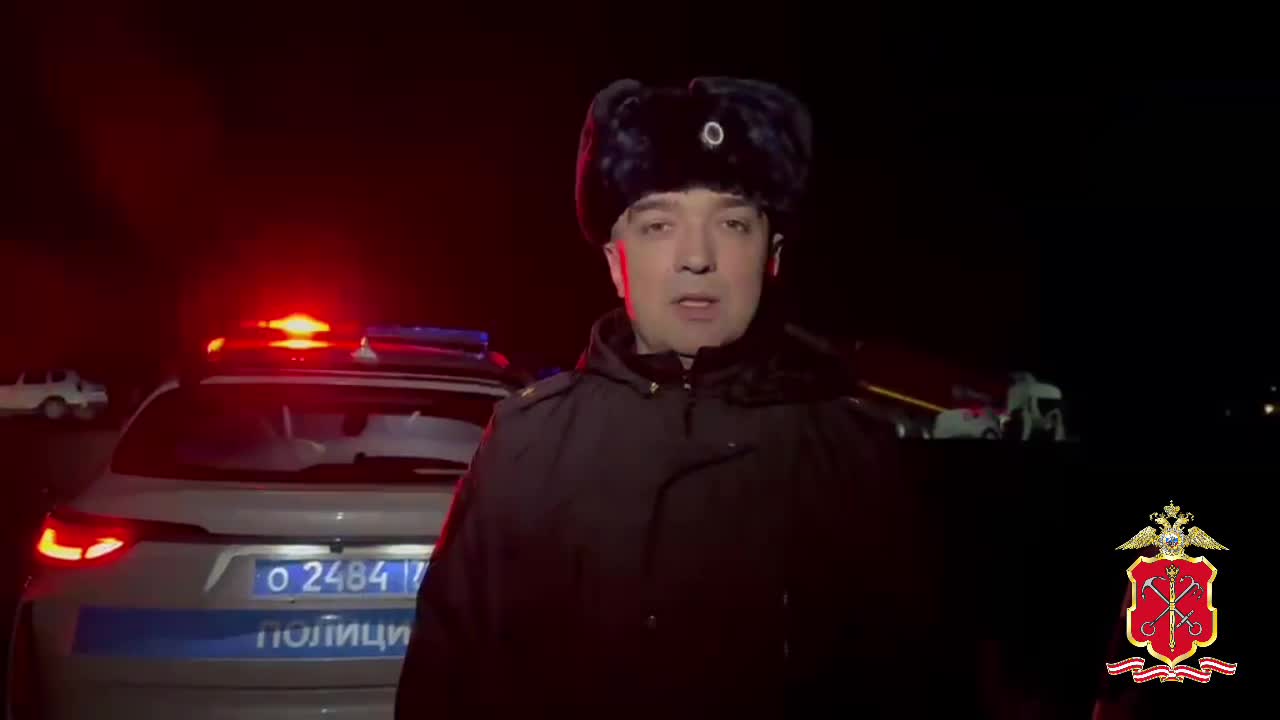 Легковушка столкнулась с фурой в Выборгском районе: один человек погиб и двое пострадали