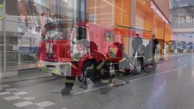В ТЦ «МЕГА Дыбенко» прошли учения по спасению людей при пожаре