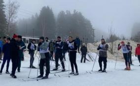 В Токсово сотрудники областного МЧС встретились на лыжных гонках