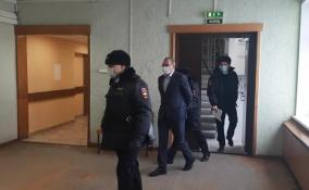 В Приморском районном суде Петербурга начался процесс над главой Кировского района Ленобласти Алексеем Кольцовым