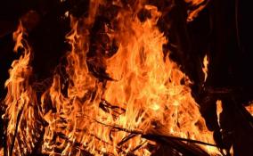 В Выборгском районе ночью горел дачный дом