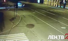 Видео: каршеринг и такси не поделили Большой проспект на Васильевском острове